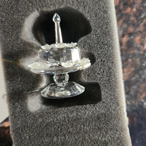 Swarovski Crystal SCS 1992 5th Anniversary Cake Figurine 169678 Retired MIB - Picture 7 of 8